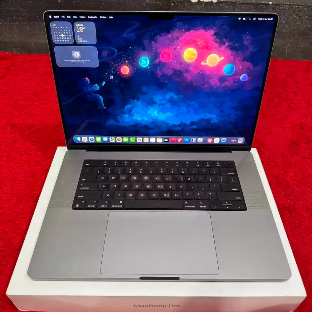Macbook pro m1 max 2021 16 inch ram 32gb ssd 1tb fullset siap pakai