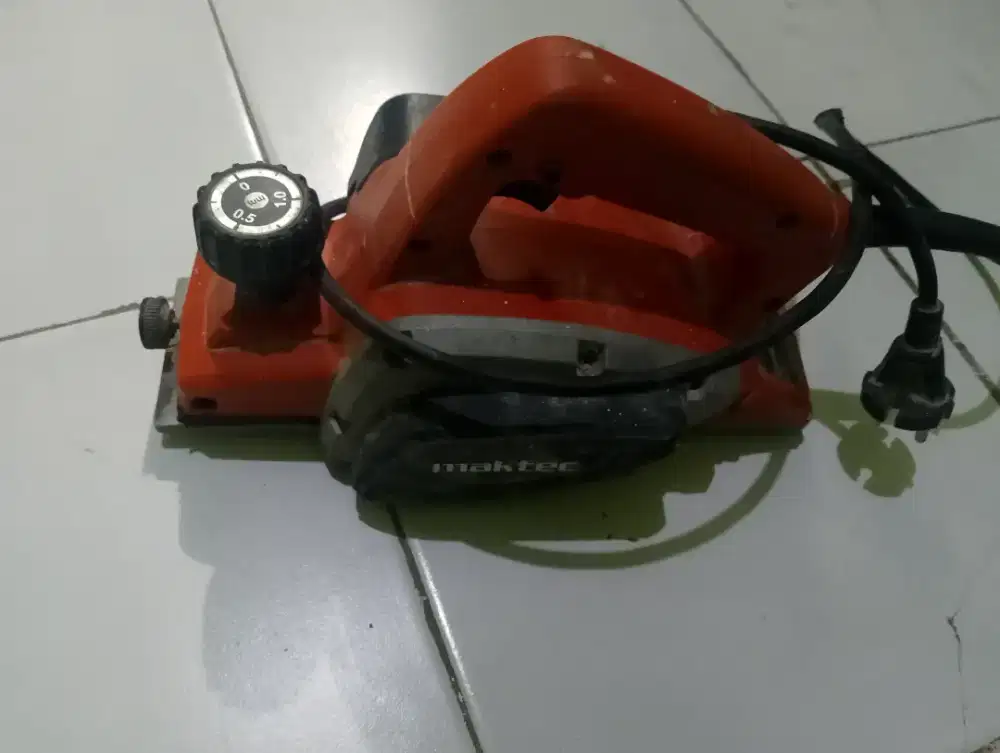Mesin serut mactek