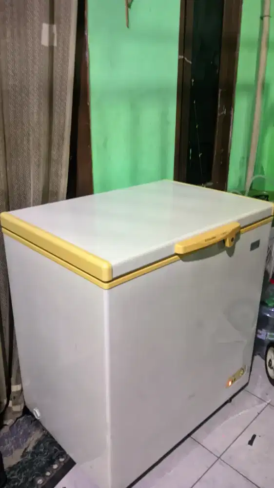 Freezer box 200 liter electrolux