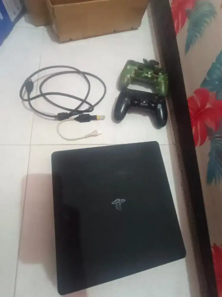 Di cari yg jual ps4 slim/pro