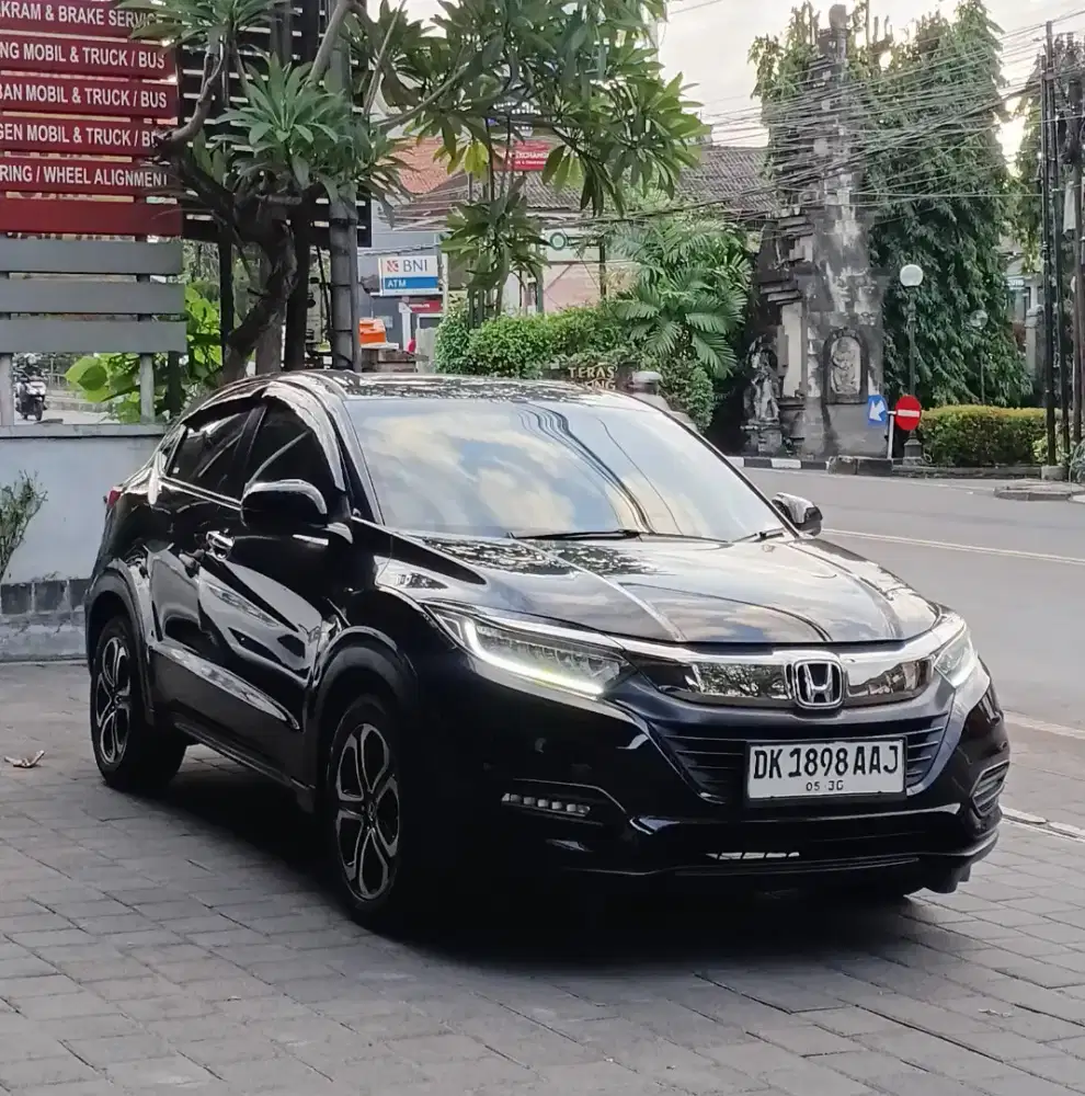 HONDA HRV SE NEW ASLI BALI LOW KM SEPERTI BARU