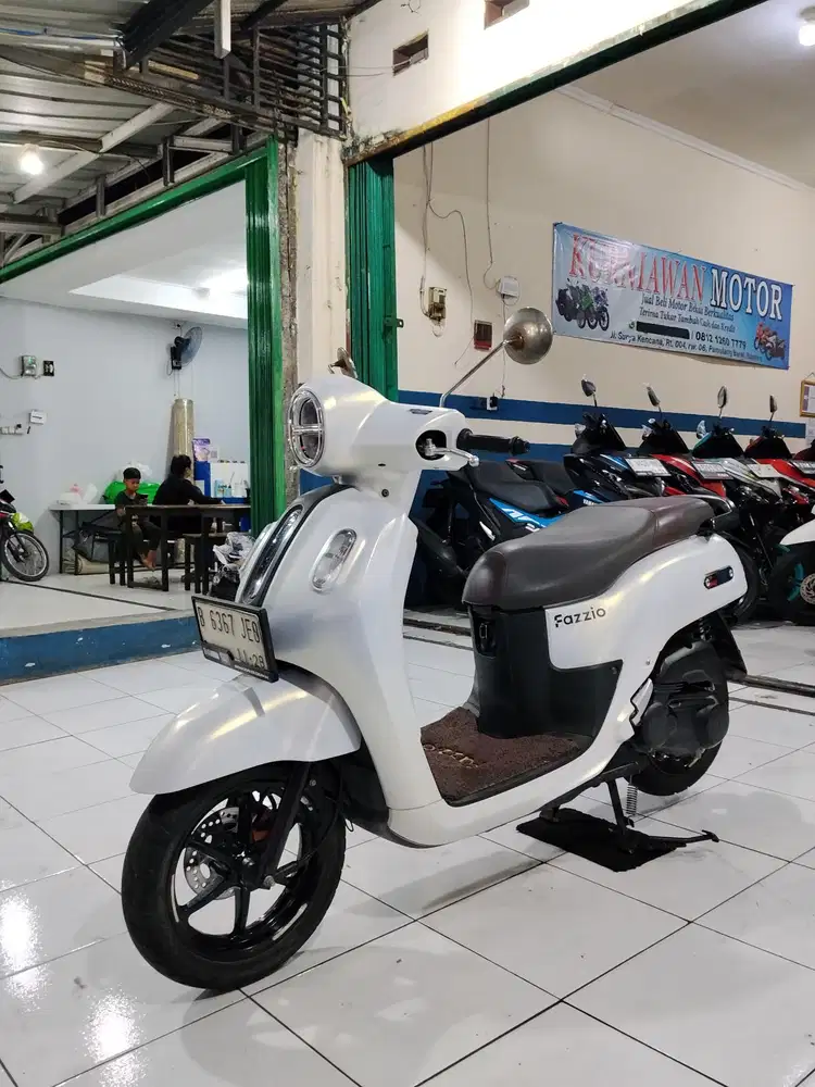 # JUAL YAMAHA FAZZIO LUX HYBRID 2023 GRES
