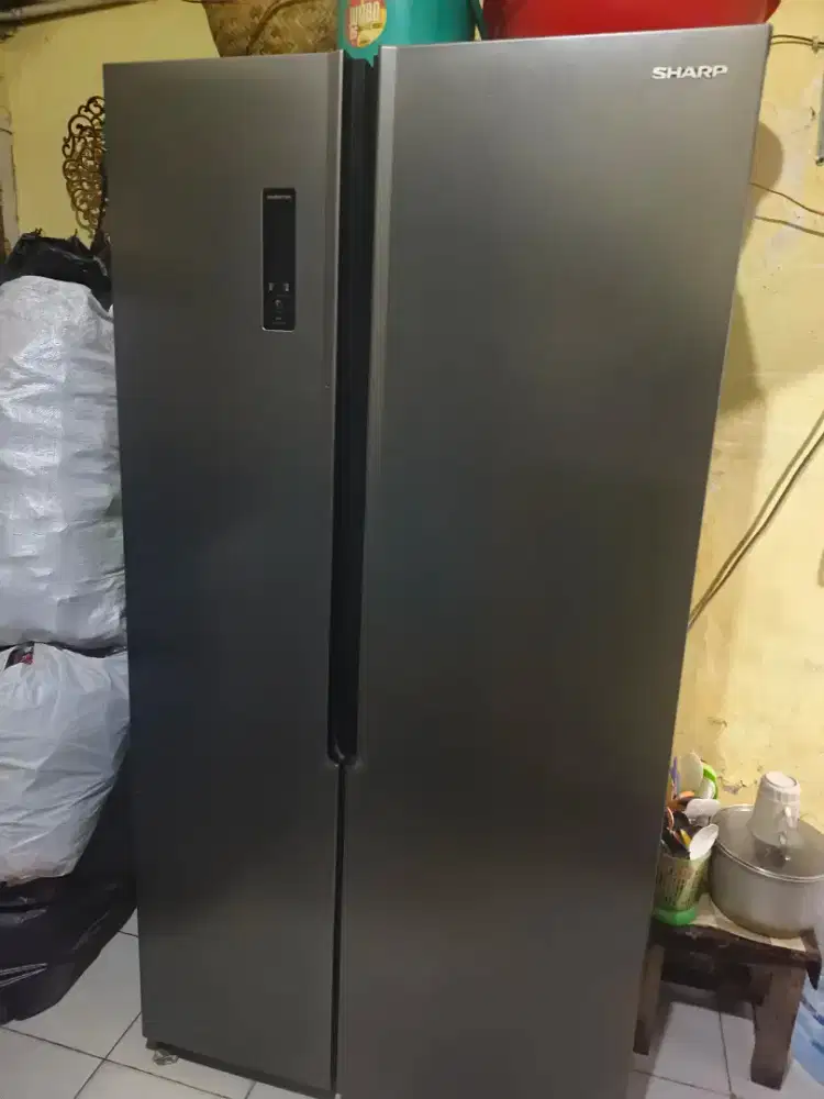 Dijual cepat Kulkas jumbo 2 pintu Sharp inverter