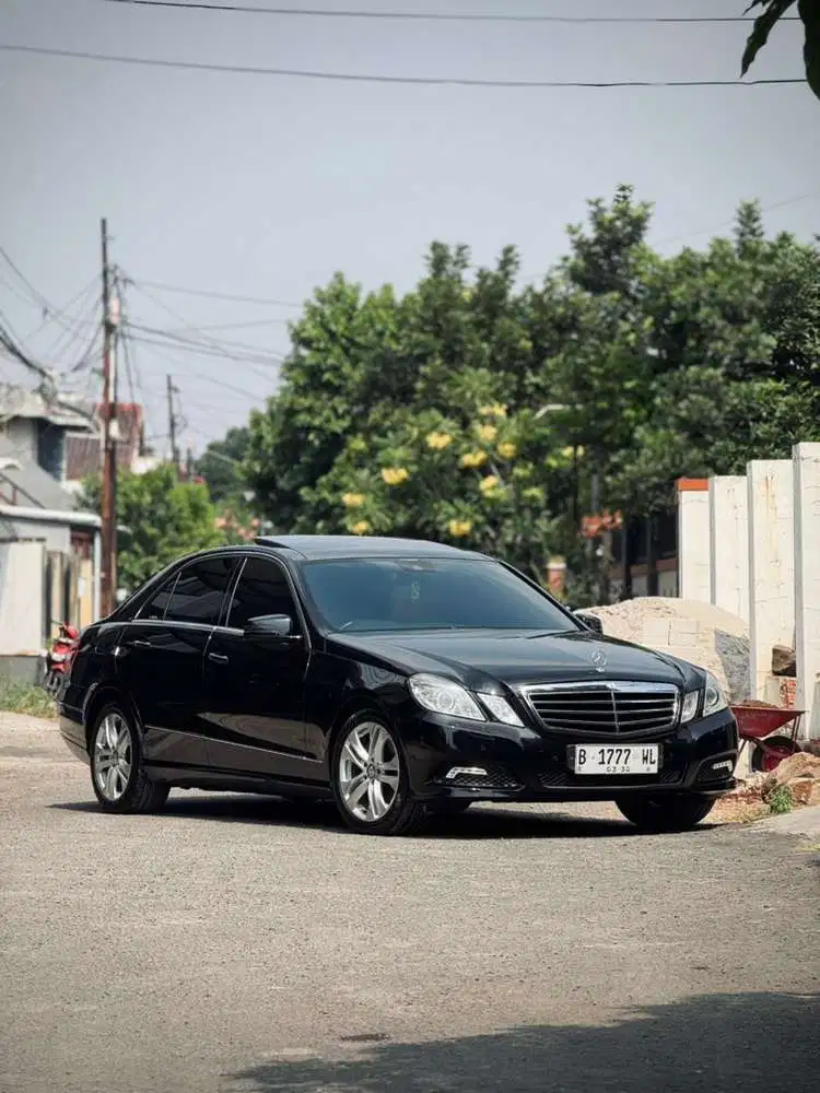 Mercedes-Benz E300 W212 Avantgarde 2010 / 2011 LOW ODO