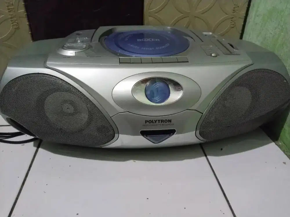 Radio kaset dan CD