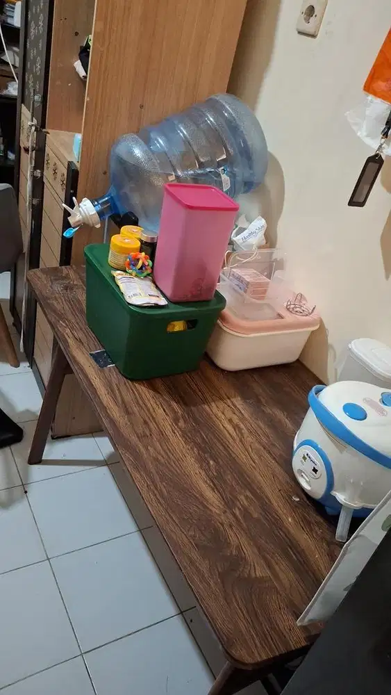 Meja Makan Kayu