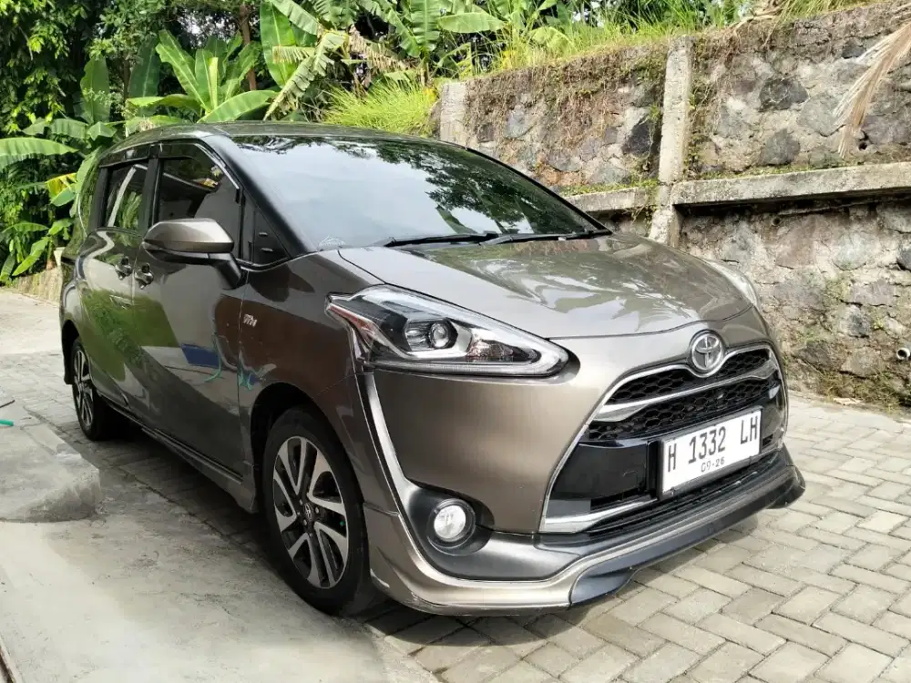 DIJUAL SIENTA TYPE Q MATIC 2016 FREED