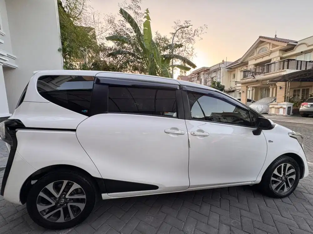 Toyota Sienta V Matic istimewa