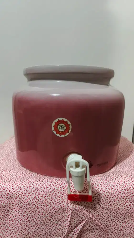 Guci Air Keramik Trisensa Original dengan Keran – Bekas Mulus