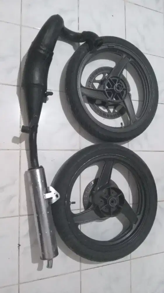 Jual pelang lengkap .knalpot cabutan  asli cabulan spd motor ninja r