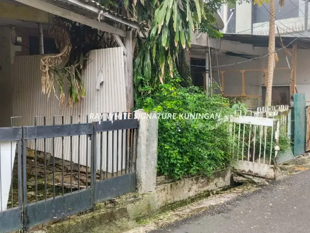 Dijual Rumah Tua Hitung Tanah di Cililin Lokasi Dekat ke Senopati
