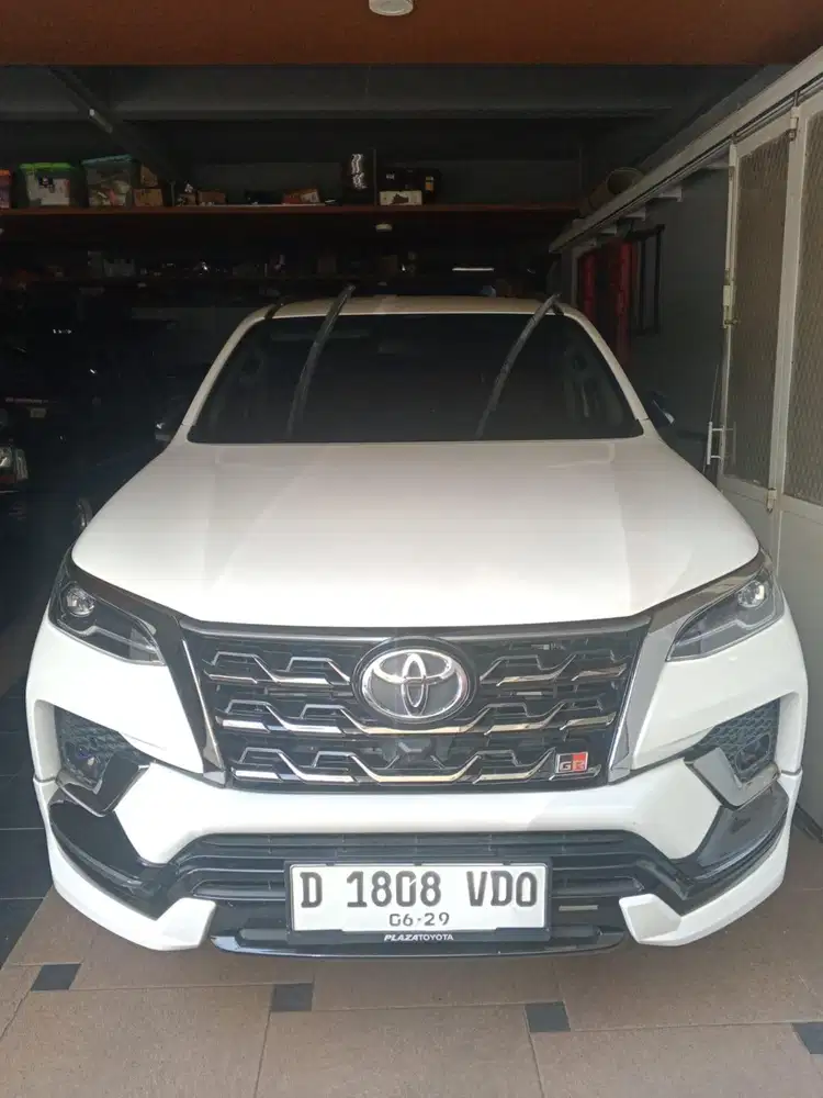 TOYOTA FORTUNER VRZ GR 4X4 AT 2.8 DIESEL THN 2024  KM 6 RB