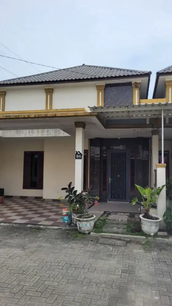 Dijual Rumah Townhouse Lebar 8M