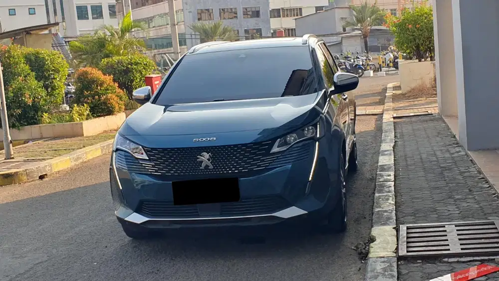Km 19rb peugeot 5008 allure 2023 hijau