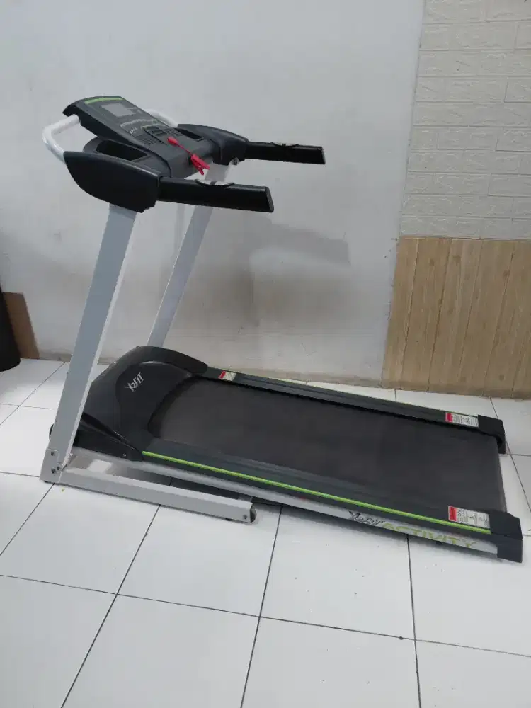 Treadmill X2Fit Seperti Baru