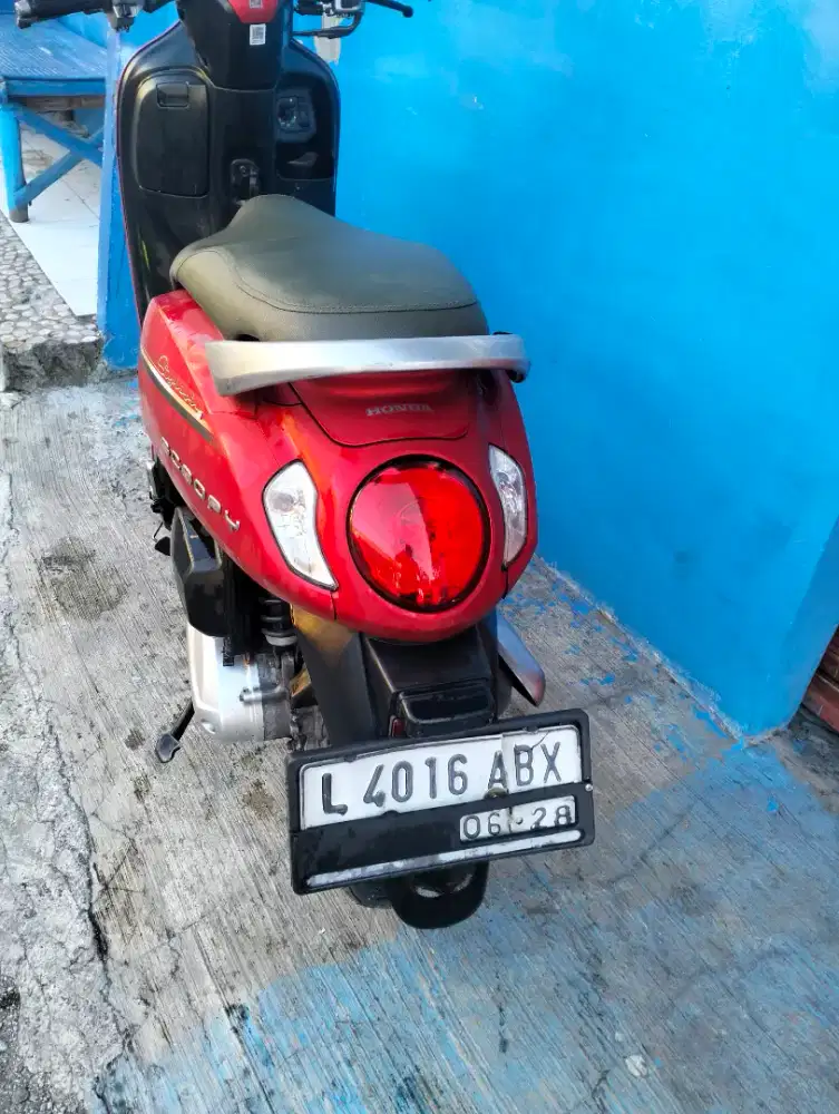 Honda Scoopy Keyless 2023 mulus