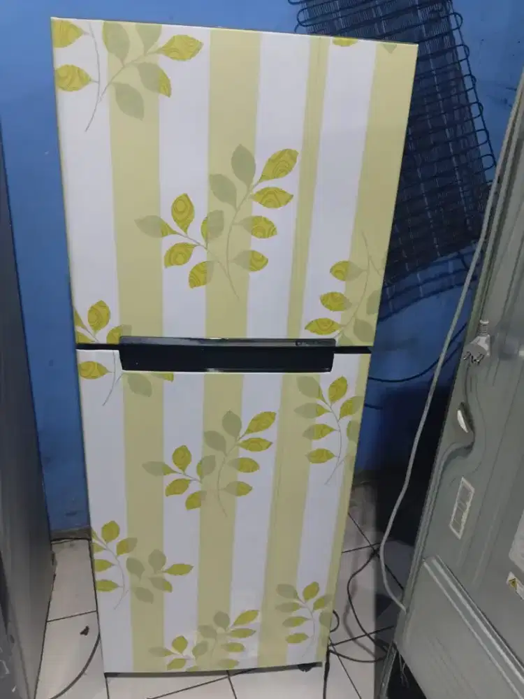 Dijual kulkas 2pintu SAMSUNG INVENTER MESIN ORI HEMAT LISTRIK BISA COD