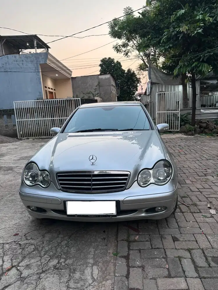 Mercedes-Benz C180 Kompressor Tahun 2004