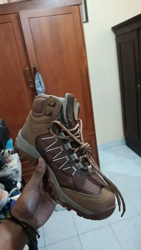 sepatu gunung original EIGER