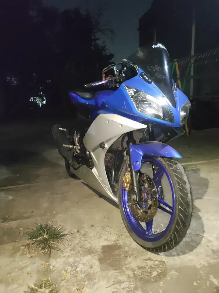 R15 V2 2016 Standar