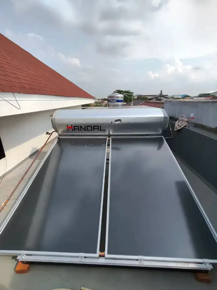 Pemanas air tenaga Surya