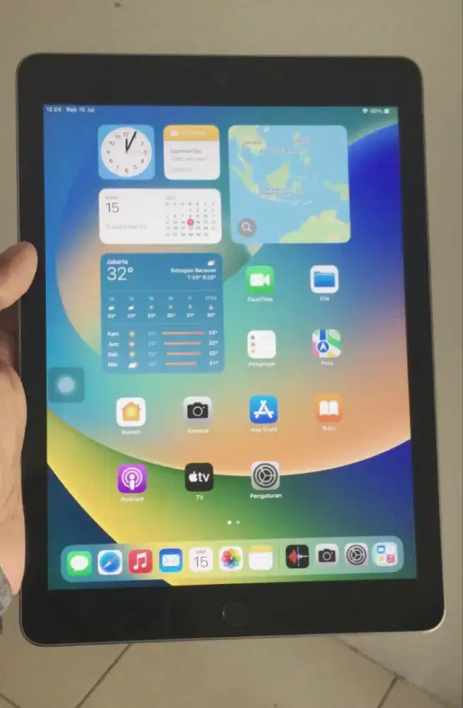 Apple iPad Generasi 5th Wi-Fi 32GB Grey Siap Pakai