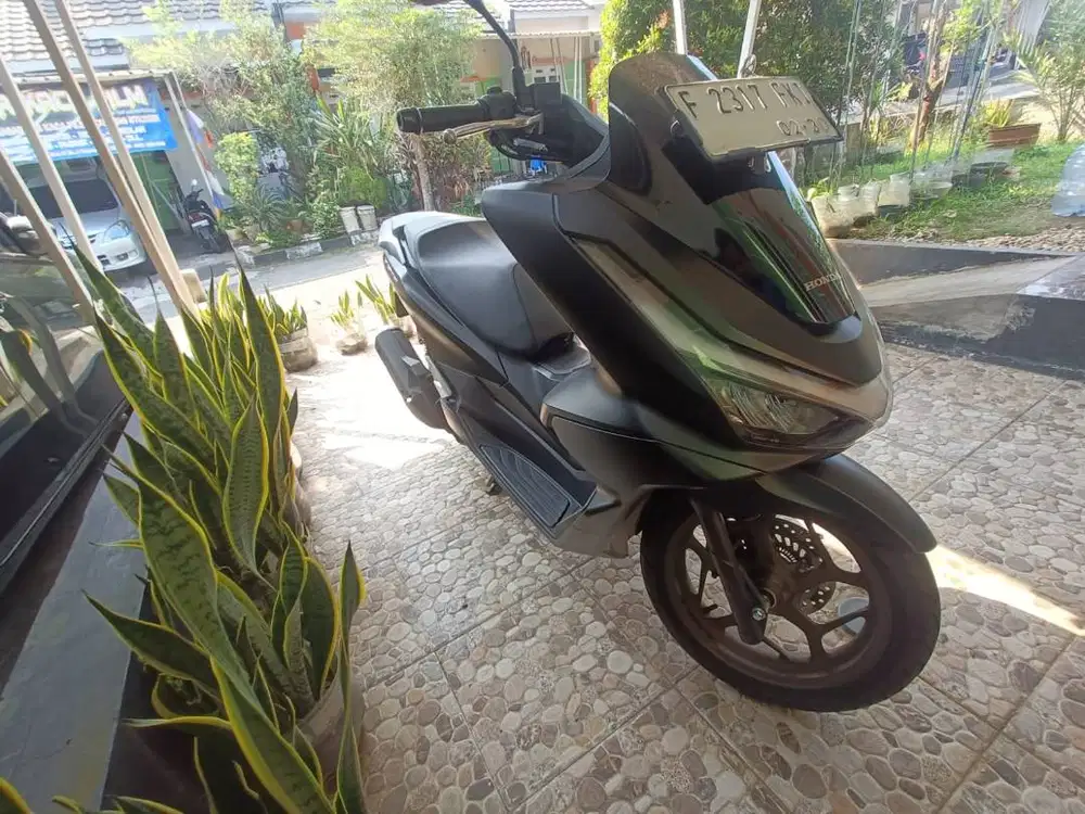 PCX Roadsync 2025 Black