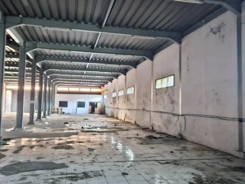 Gudang Strategis di Jalan Caringin Bandung
