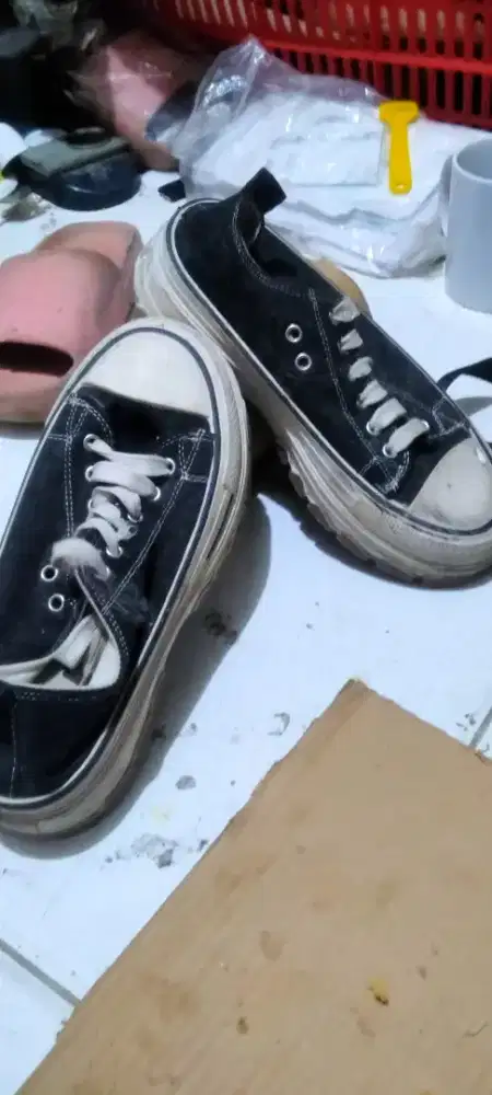 Sepatu cwek ukuran 38