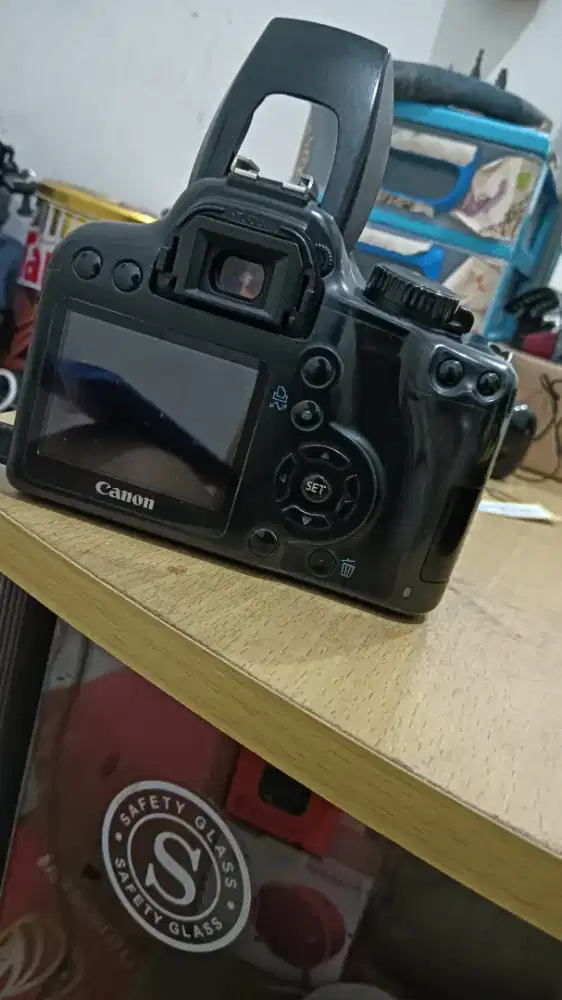 Kamera slr Canon 1000d