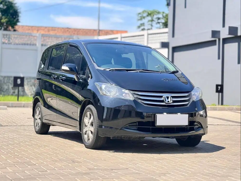 mobil nyaman keluarga