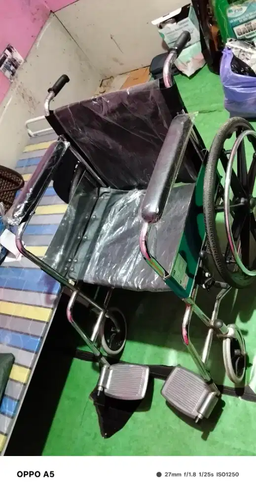 Kursi roda masih baru