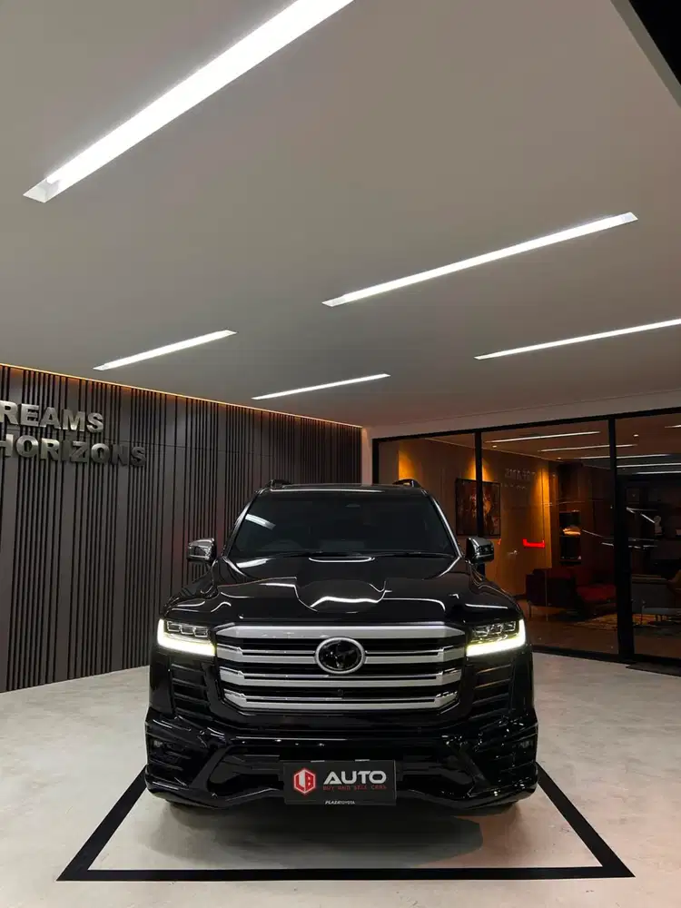 Toyota Land Cruiser LC300 VXR 2026 LC Hitam Km5rb Nik 2025 B1889JI