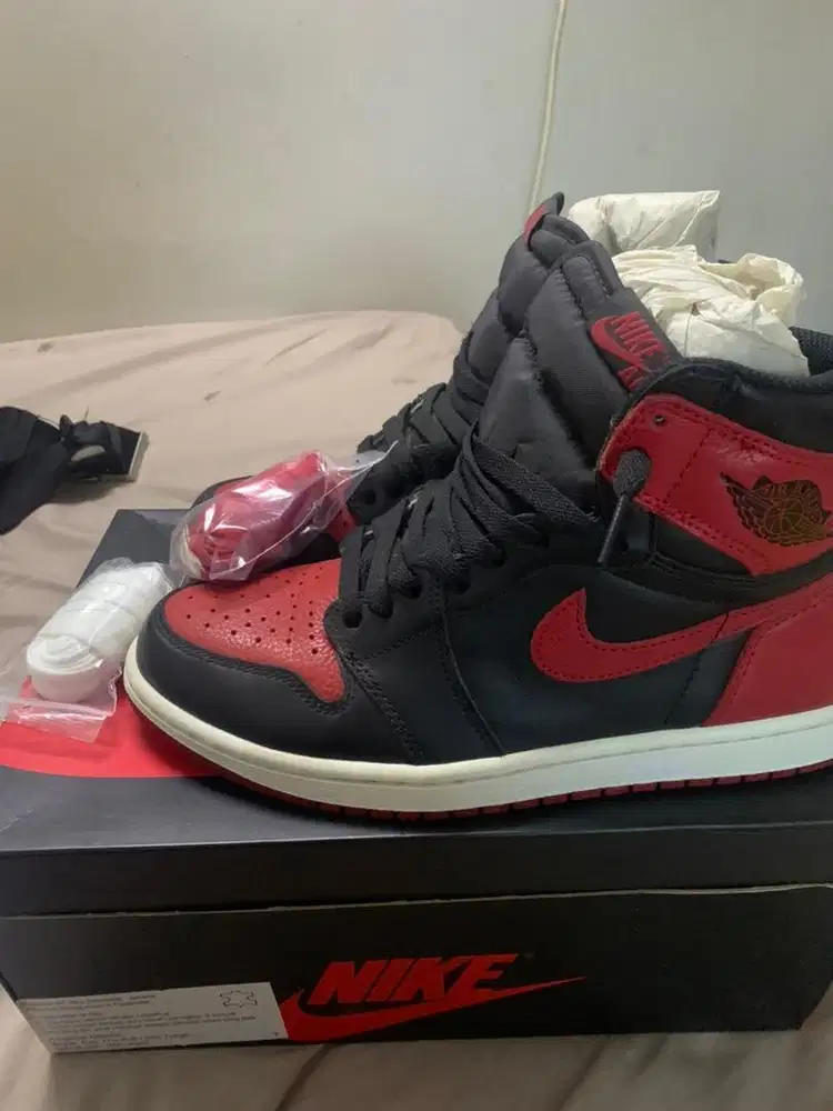 Nike Air Jordan 1 High OG Bred Banned (2016) Authentic