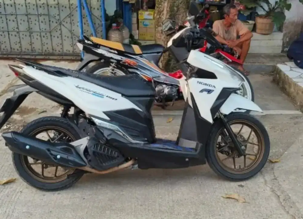 dijual cepat Vario 150cc masih orian semua