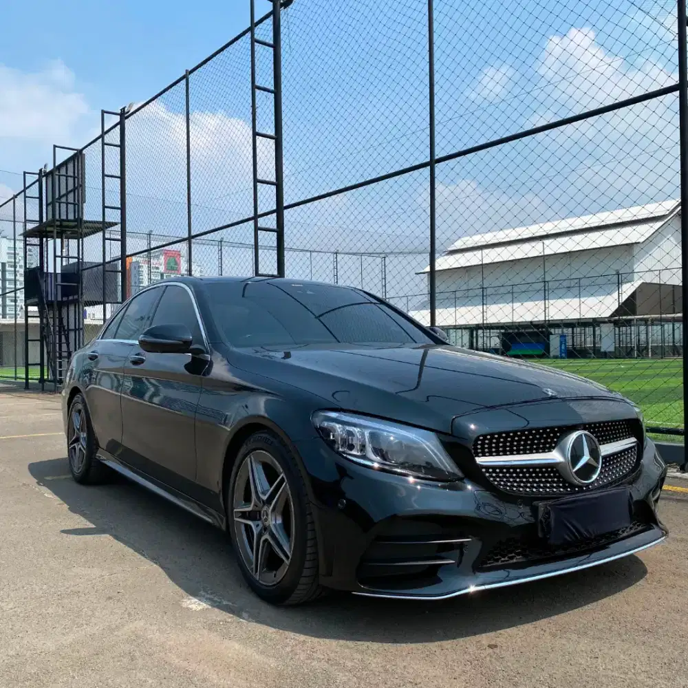 Mercedes Benz C300 / C 300 AMG 2019 Black Panoramic