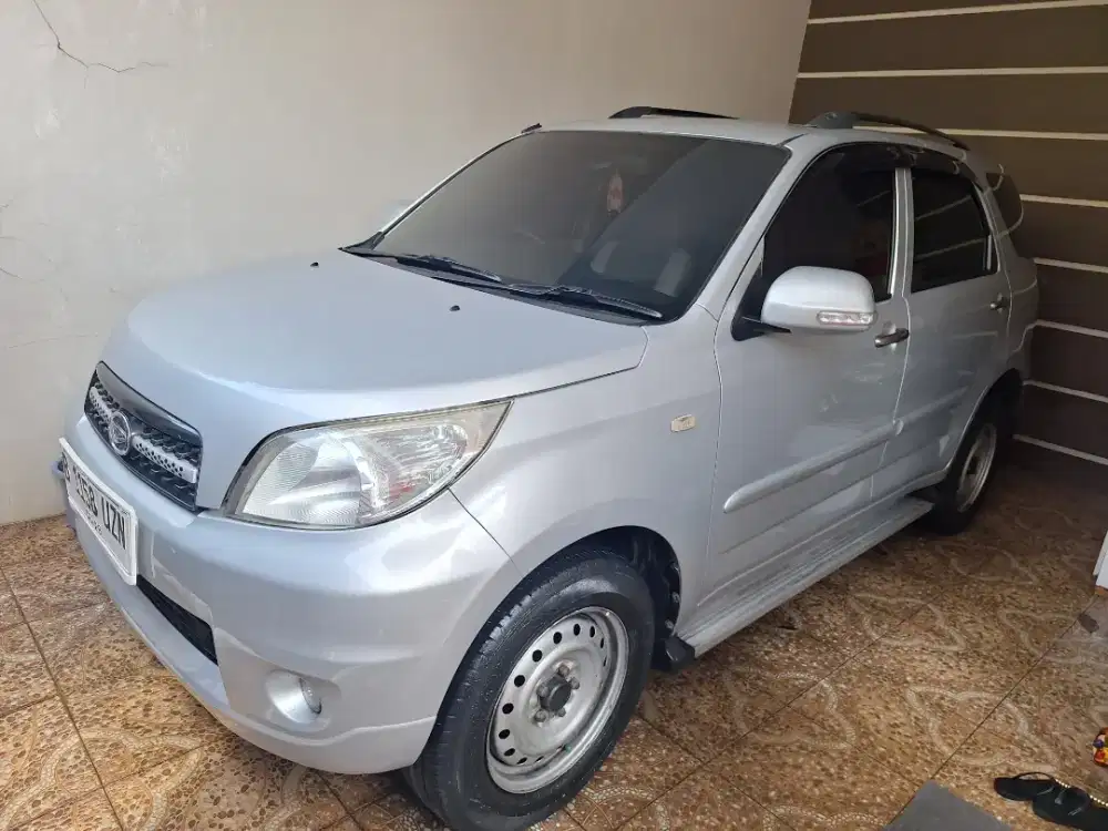 Daihatsu Terios 2013 Silver Metallic - Kondisi Terawat, Siap Pakai