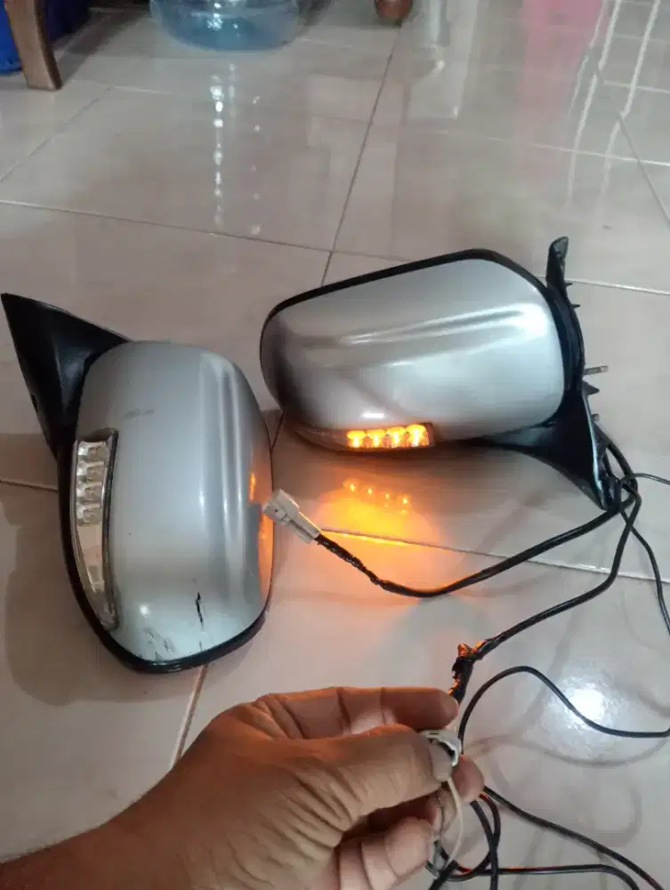 Di jual spion mobil, lampu dan retrak berfungsi