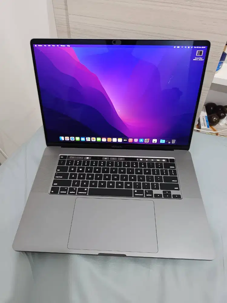 Di jual leptop macbook pro 2019