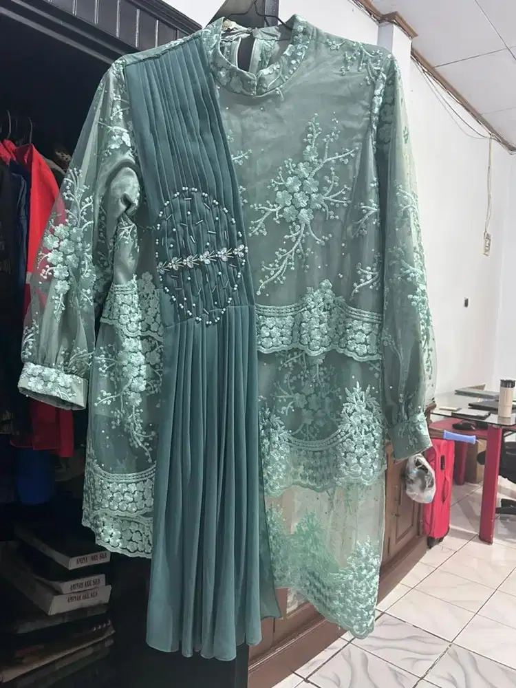 Baju pesta hijau turquoise