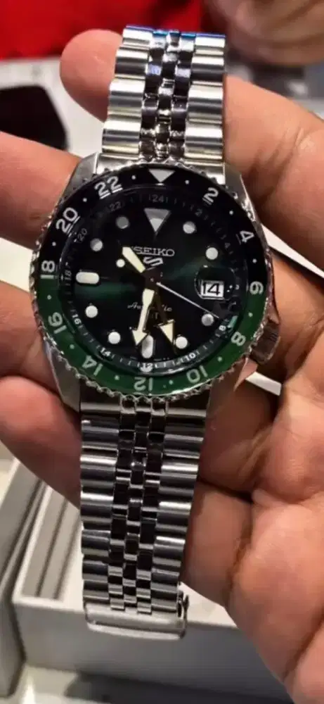 SEIKO 5 GMT AUTOMATIC