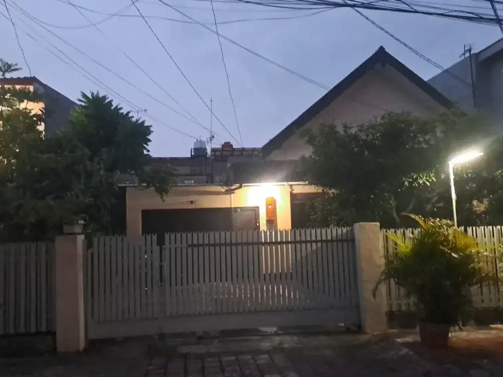 Rumah Besar Hitung Tanah Di Kramat Jakarta Pusat