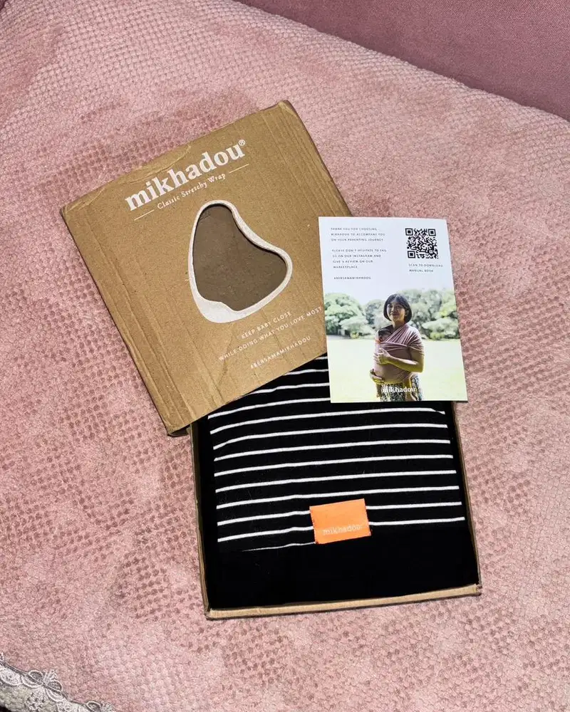 Mikhadou Stretchy Wrap - Gendongan Bayi M Shape