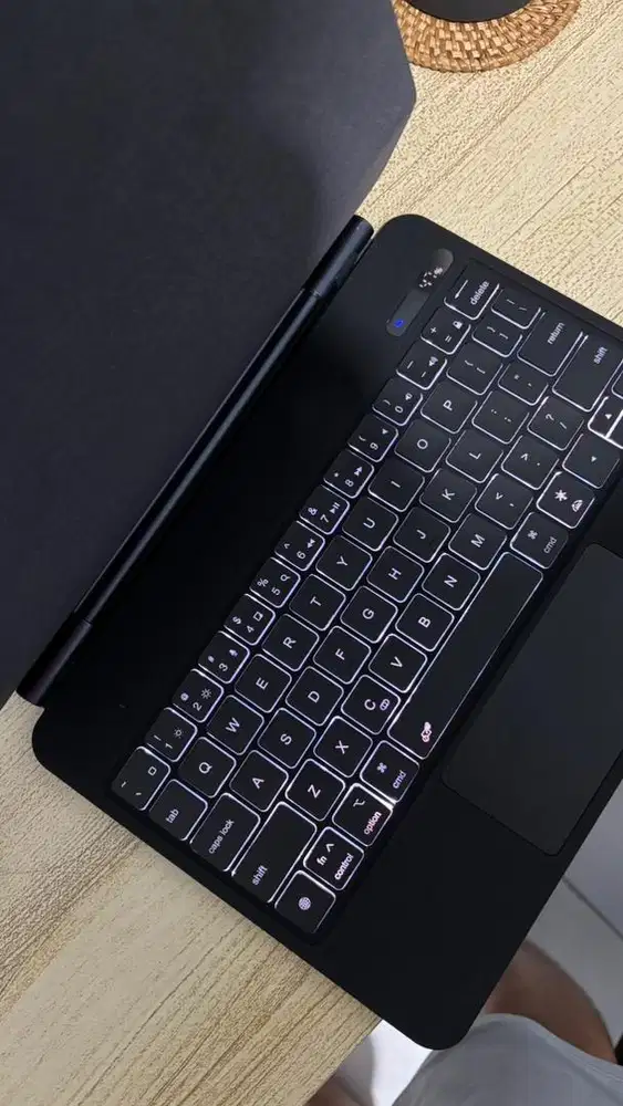 Ipad Magic Keyboard case Goojodoq