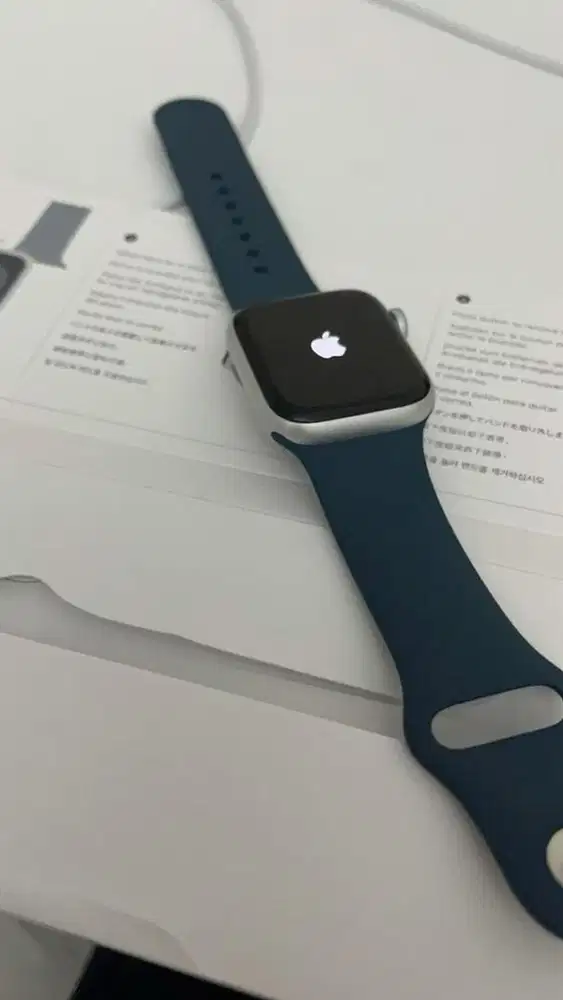 Apple Watch Series 11 46mm Starlight