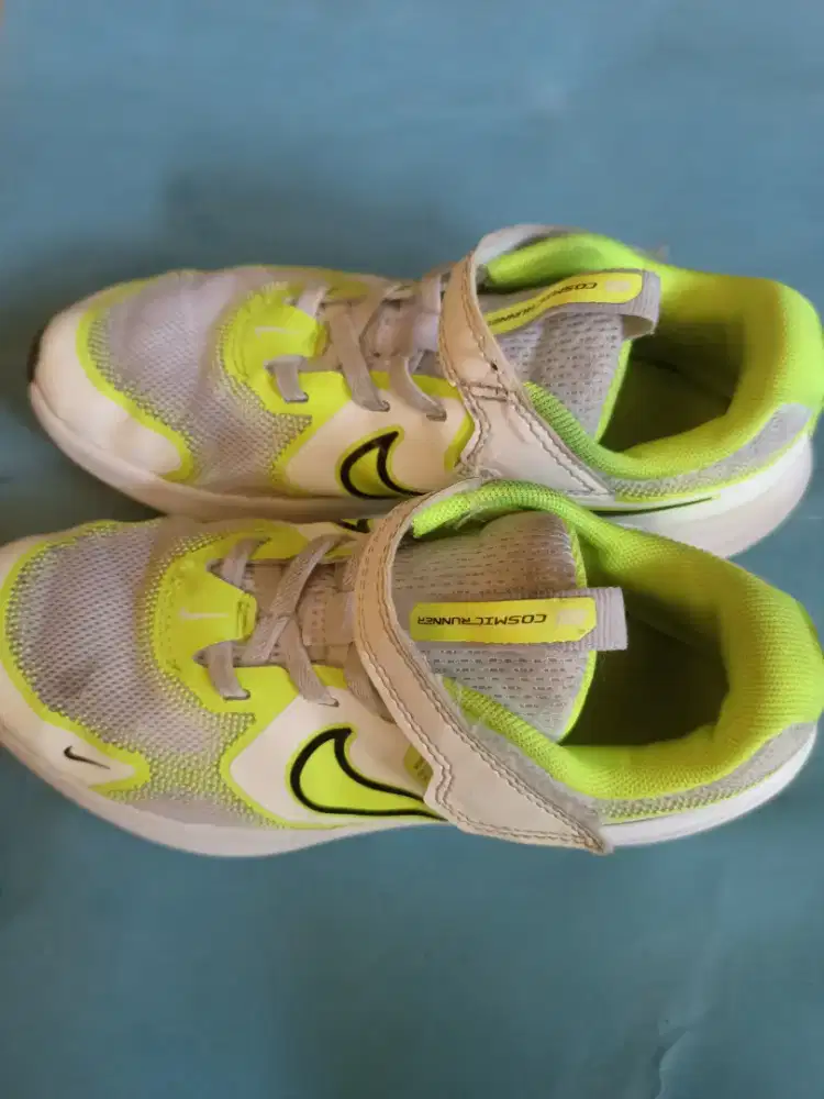 Sepatu Nike Runner sepatu lari anak2 Original