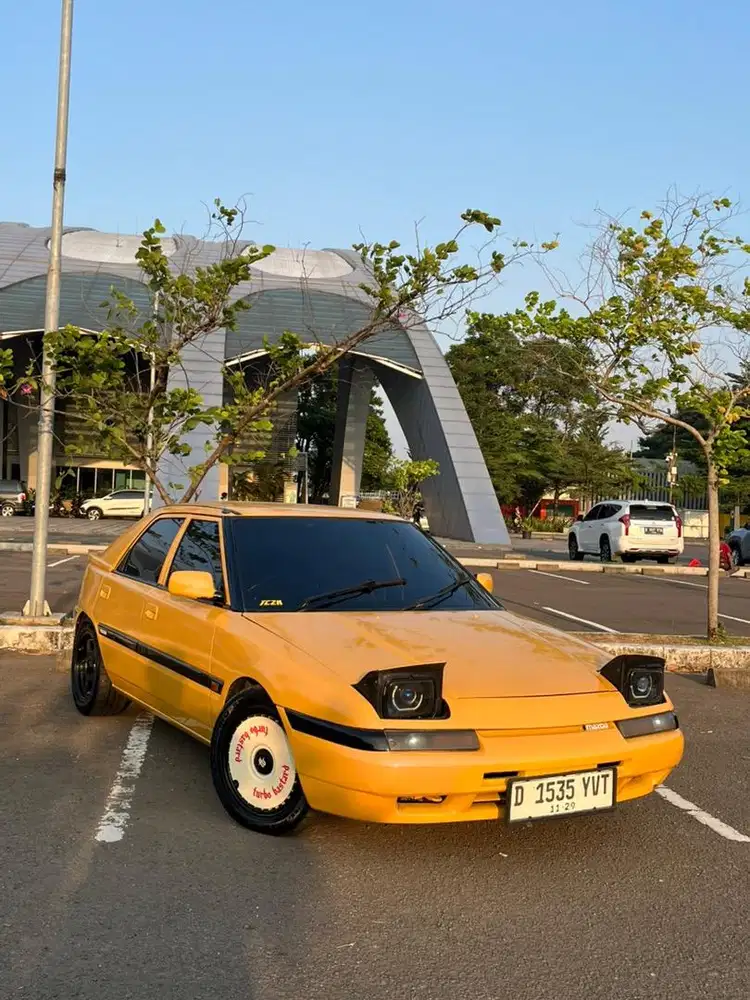 Mazda Astina 1990