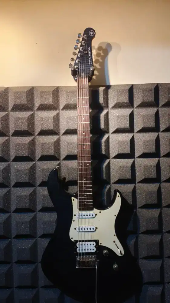 Yamaha Pacifica 212VFM