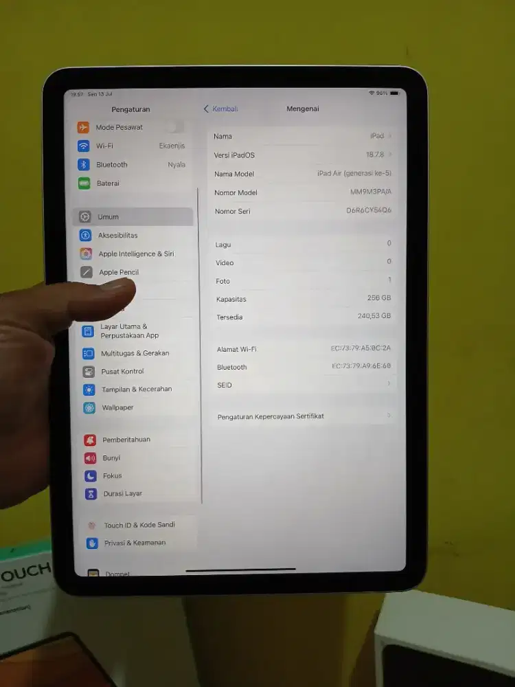 ipad air 5 256gb wifi with keyboard combo