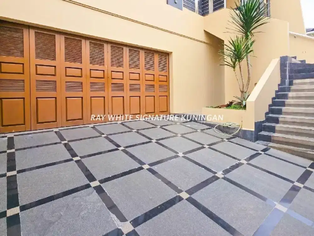 Dijual Rumah Mewah 4 Lantai di Jl Denpasar III Kuningan Jakarta Selatan
